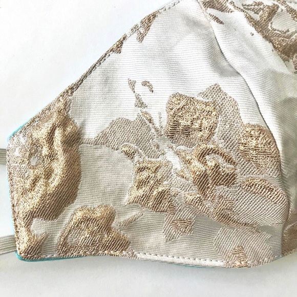 Cream/Gold Brocade Elegant Mask - Picture 4 of 4